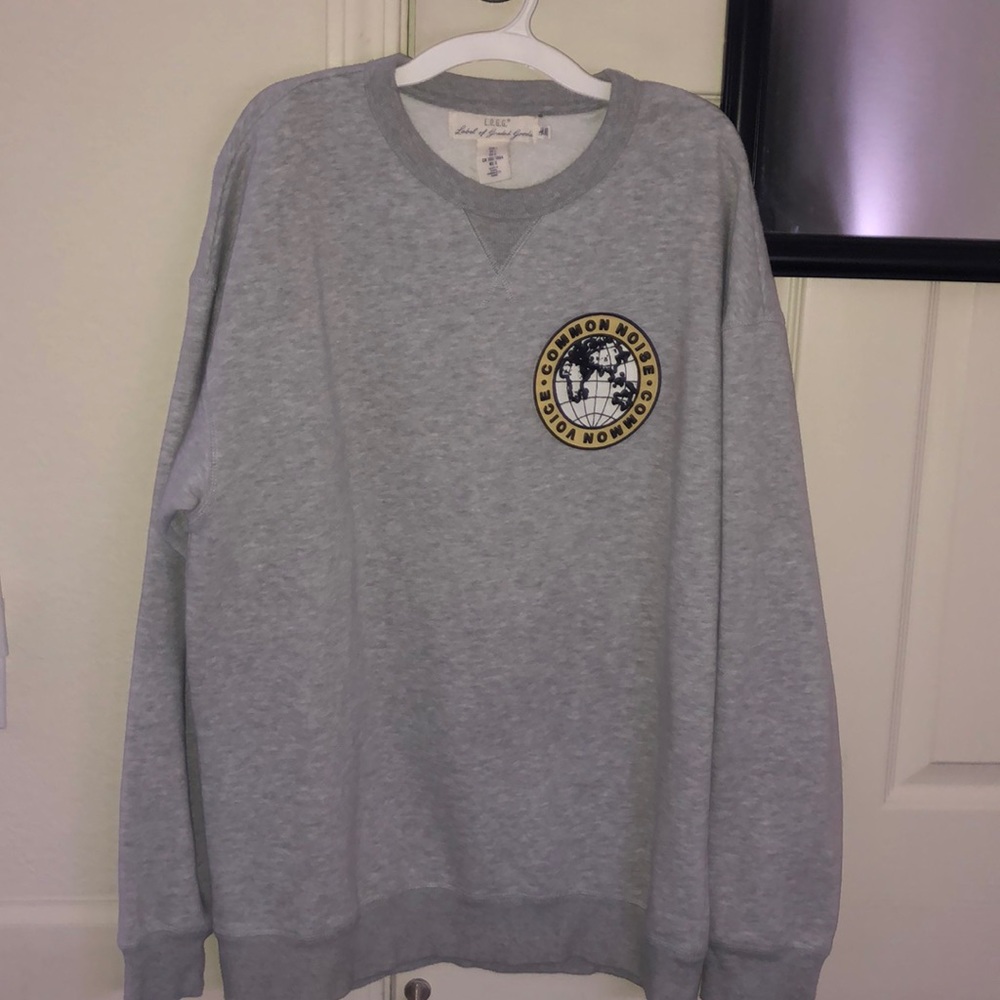 H&M grey crew neck